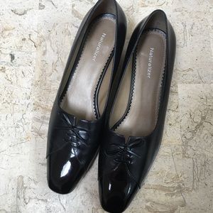 Elegant Black Leather Classic Low Heel Slip On Pump Bow Naturalizer Size 10